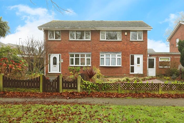 3 Bedroom Semi Detached House For Sale In Hereford Close, Worksop, S81