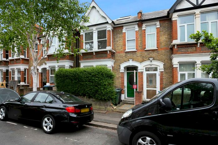 3 Bedroom Flat To Rent In Burghley Road, Leytonstone, E11