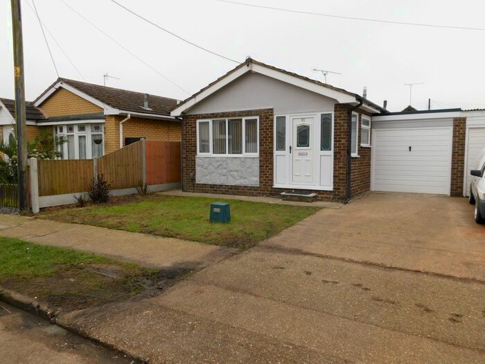 2 Bedroom Detached Bungalow To Rent In Tongres Road, Canvey Island, SS8