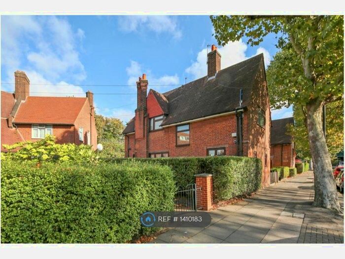 4 Bedroom End Of Terrace House To Rent In Du Cane Road, London, W12