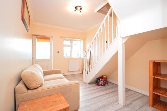 2 Bedroom Semi Detached House To Rent In Atherton Raod, Clayhall, Ilford, IG5