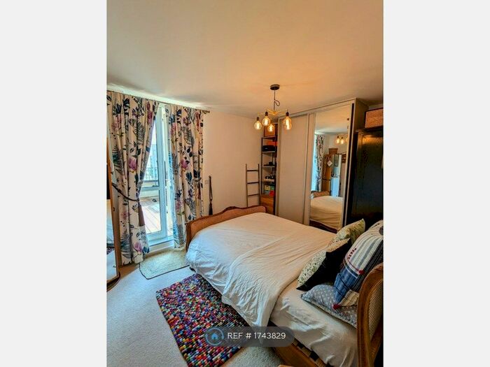 2 Bedroom Flat To Rent In Lanyard Court, London, E3