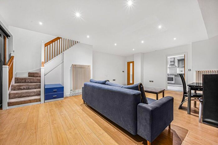 2 Bedroom Flat To Rent In Western Beach Apartments, Hanover Avenue, E16