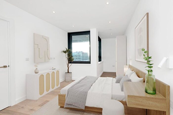 1 Bedroom Flat For Sale In Silbury Boulevard, Technology House, MK9