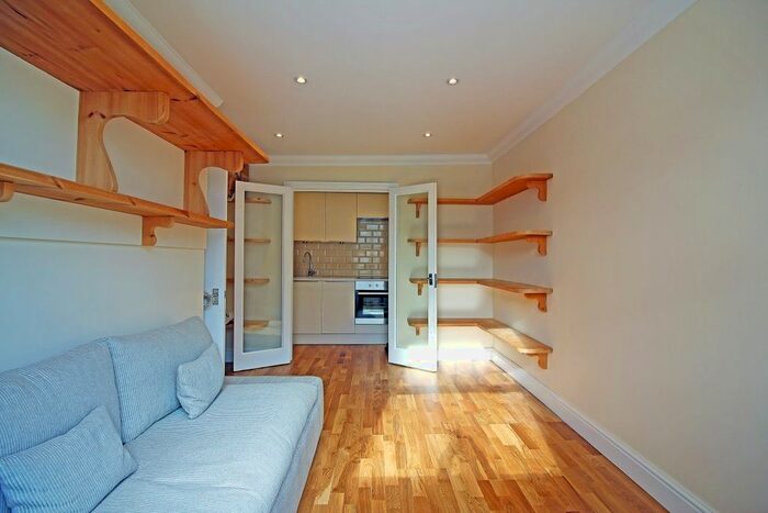 1 Bedroom Flat To Rent In Colville Gardens, London, W11