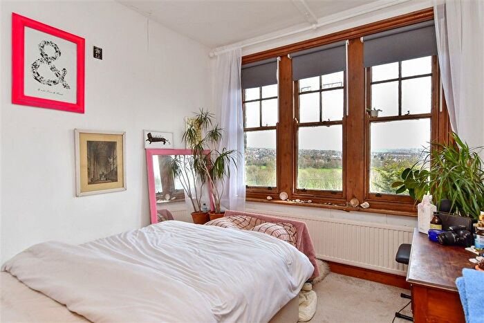 1 Bedroom Flat For Sale In Millers Road, Brighton, East Sussex, BN1