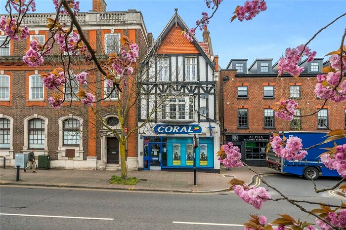 1 Bedroom Flat To Rent In High Street, Esher, Surrey, KT10