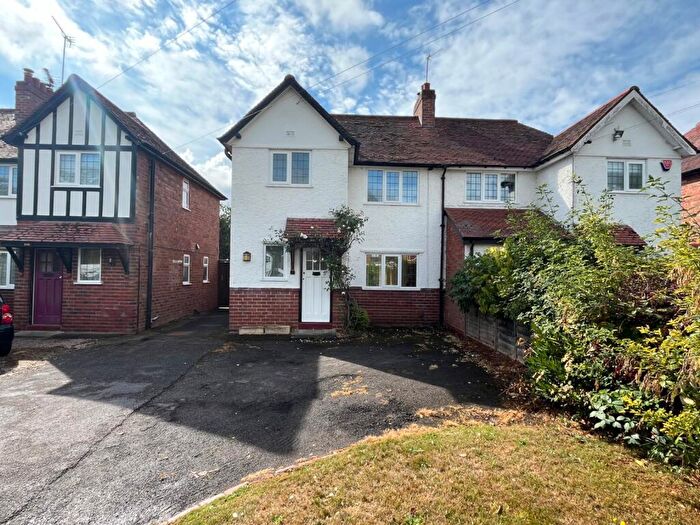 2 Bedroom Semi-Detached House To Rent In Lugtrout Lane, Catherine-de-Barnes, Solihull, West Midlands, B91