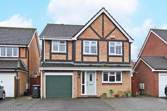 4 Bedroom Detached House For Sale In Clover Gardens, SP11