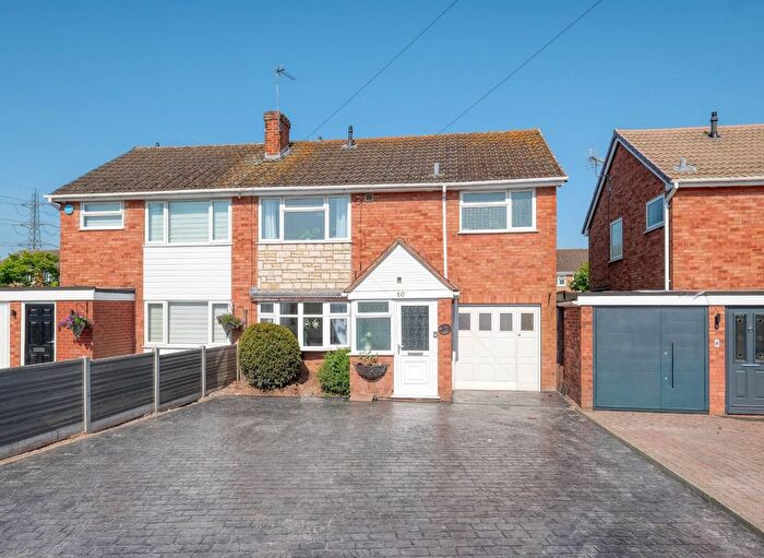 3 Bedroom Semi-Detached House For Sale In Elmhurst Close, Coven, Wolverhampton, Staffordshire, WV9