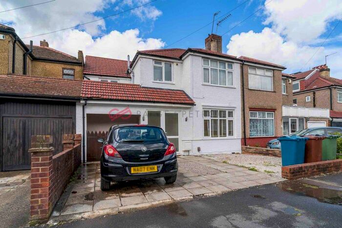 2 Bedroom Flat To Rent In Woodberry Avenue, North Harrow, HA2