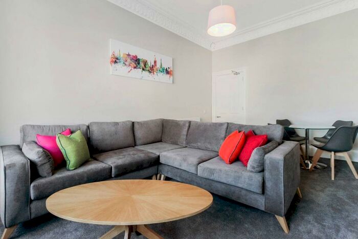 3 Bedroom Flat To Rent In Crighton Place, Leith, Edinburgh, EH7