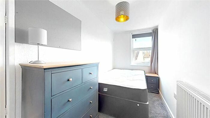6 Bedroom House To Rent In Third Avenue, BA2