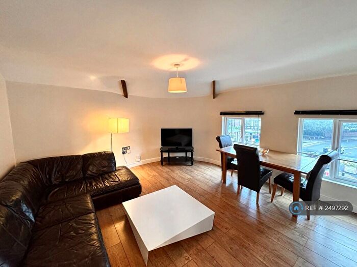 2 Bedroom Penthouse To Rent In Hyde Park Road, Leeds, LS6