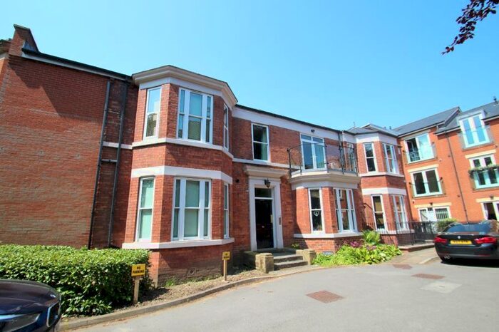 2 Bedroom Apartment To Rent In The Hall, Allerton Hill, Chapel Allerton, LS7