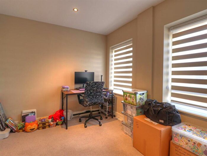 2 Bedroom Flat To Rent In Birmingham Road, Stratford-Upon-Avon, CV37