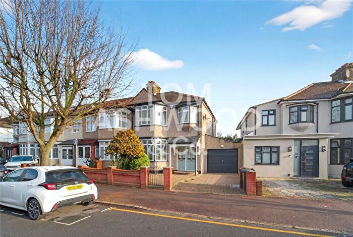 3 Bedroom End Of Terrace House For Sale In Stratton Drive, Leftley Estate, Barking, IG11