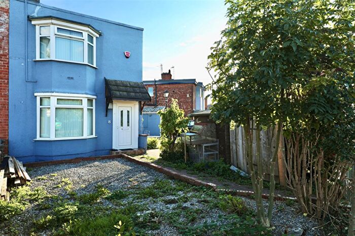 3 Bedroom Semi-detached House For Sale In Ormerod Road, Hull, HU5