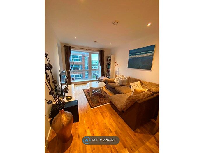 2 Bedroom Flat To Rent In Fulbourne Road, London, E17