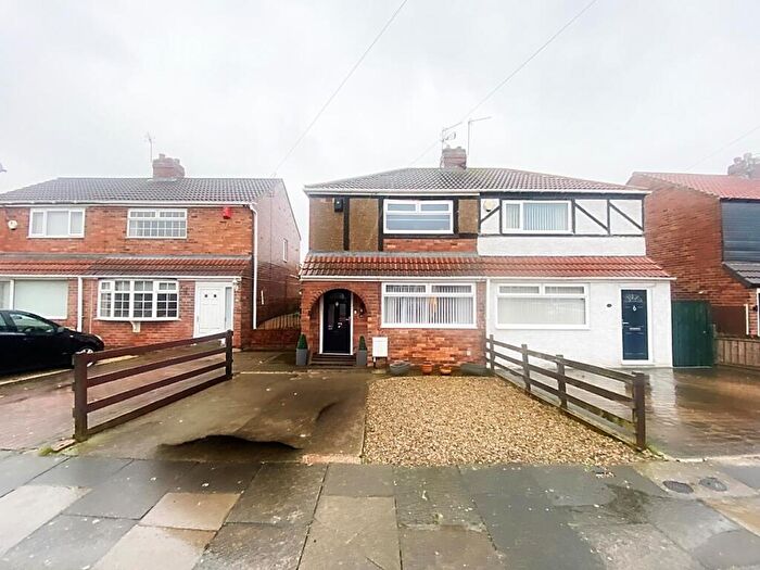 2 Bedroom Semi Detached House For Sale In Dinsdale Avenue, Wallsend, NE28