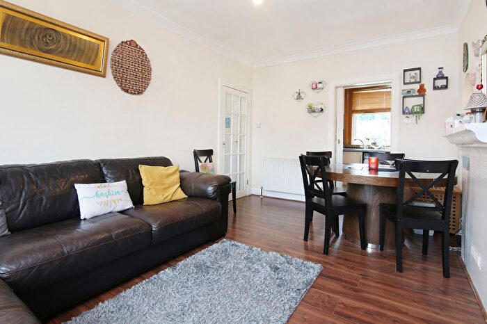 2 Bedroom Flat For Sale In Stenhouse Crescent, Stenhouse, Edinburgh, EH11