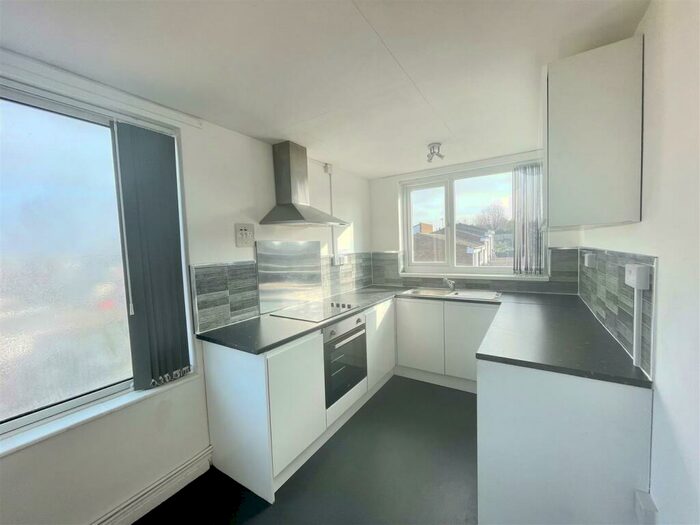 2 Bedroom Flat To Rent In The Parade, Shepshed, Leicestershire, LE12