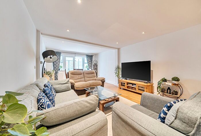 3 Bedroom Terraced House For Sale In Worcester Road, Sutton, SM2