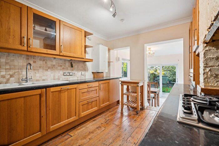 2 Bedroom Flat To Rent In Beresford Road, Crouch End, N8