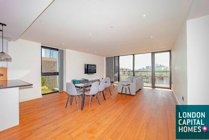 3 Bedroom Flat To Rent In Emery Way, London, E1W