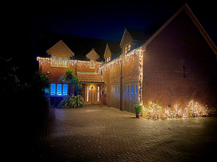 4 Bedroom Detached House For Sale In Dawdys Court, Halvergate, NR13