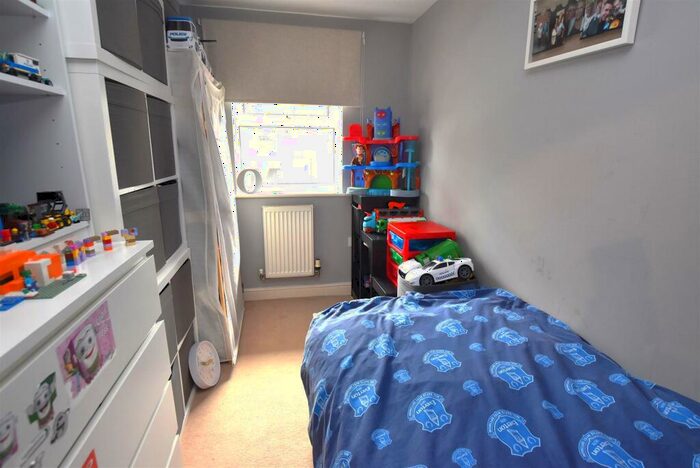2 Bedroom Apartment For Sale In The Links, Howbeck Road, Oxton, CH43