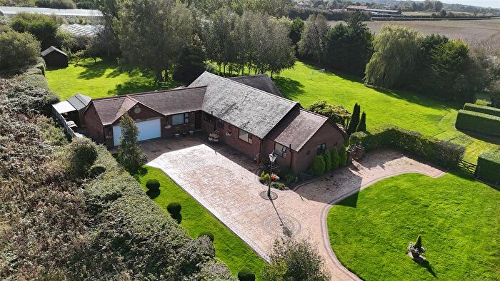 3 Bedroom Detached Bungalow For Sale In Blackgate Lane, Tarleton, Preston, PR4