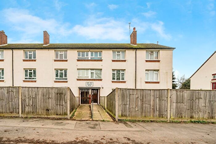 3 Bedroom Maisonette For Sale In Derwent Drive, Slough, SL1