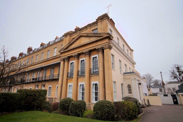 1 Bedroom Flat To Rent In Suffolk Square, GL50