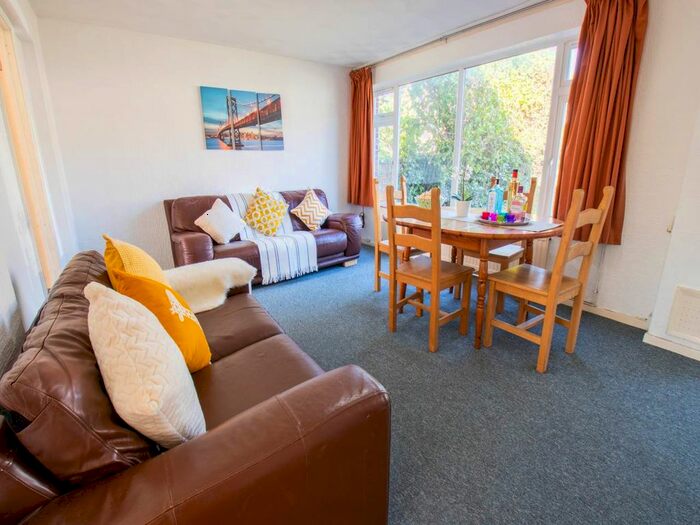 3 Bedroom Property To Rent In Long Meadow Way, Canterbury, CT2