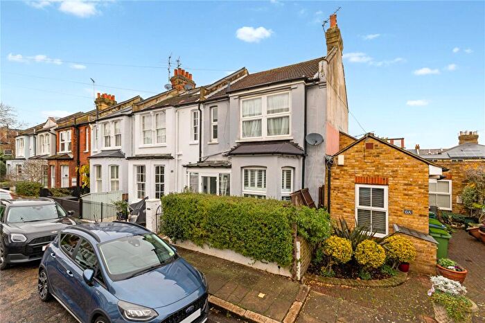 3 Bedroom End Of Terrace House For Sale In Beechcroft Road, East Sheen, London, SW14