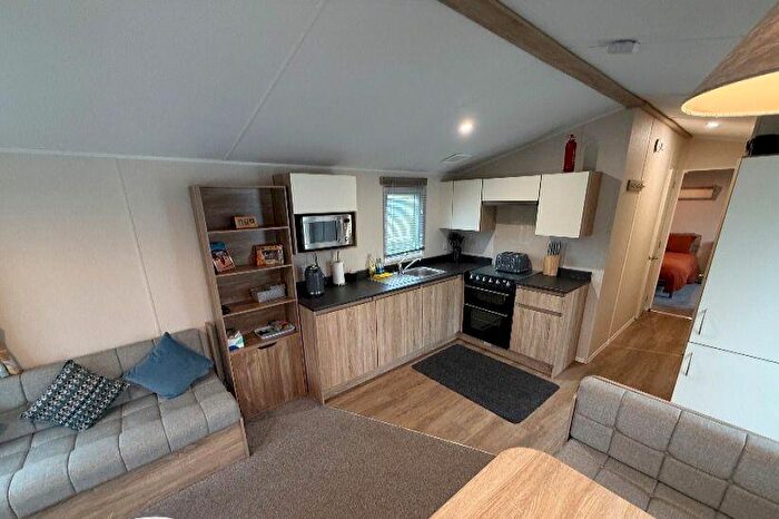 2 Bedroom Caravan For Sale In Viewfield Manor, Torranyard, Kilwinning, North Ayrshire, KA13