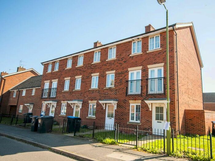 5 Bedroom Property To Rent In Dragon Road, Hatfield, Hertfordshire, AL10