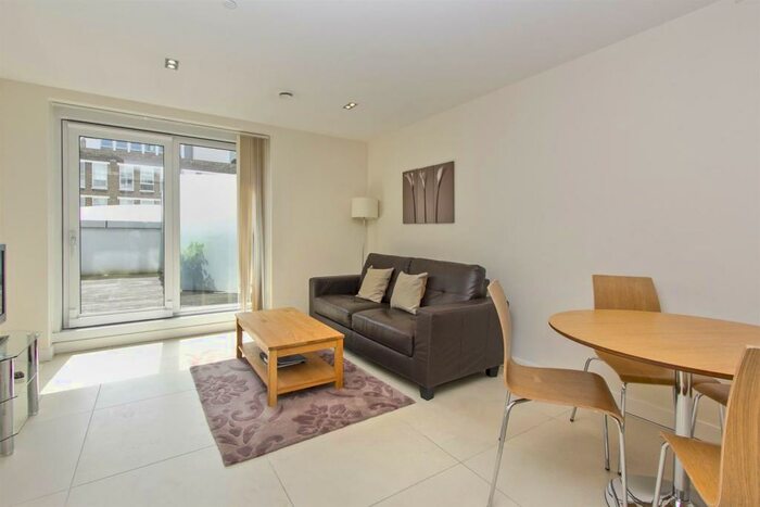 1 Bedroom Flat For Sale In Bezier Apartments, City Road, Aldgate, London, EC1Y