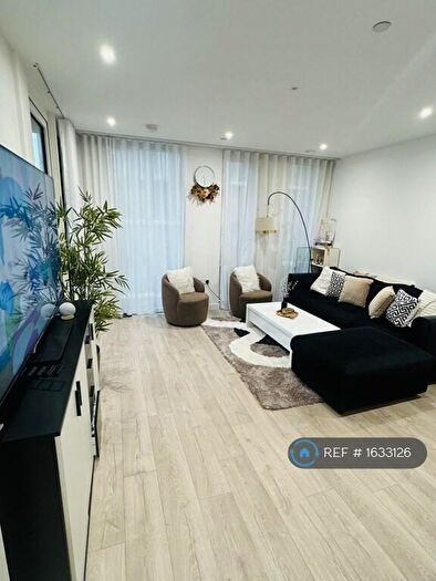 2 Bedroom Flat To Rent In Bond Apartments, Harrow, HA1