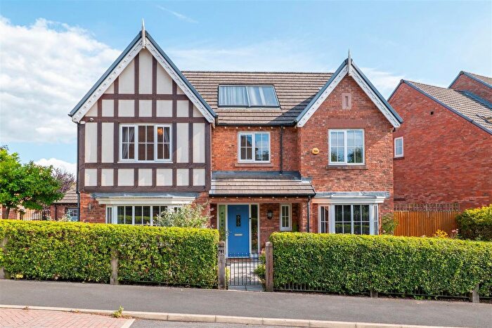 5 Bedroom Detached House For Sale In Duxbury Manor Way, Chorley, PR7