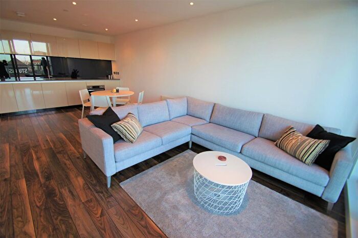 2 Bedroom Flat To Rent In Milliners Wharf, New Islington, M4