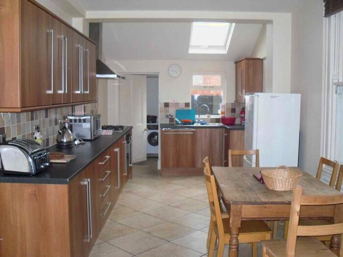 4 Bedroom Terraced House To Rent In Manor House Road, NE2