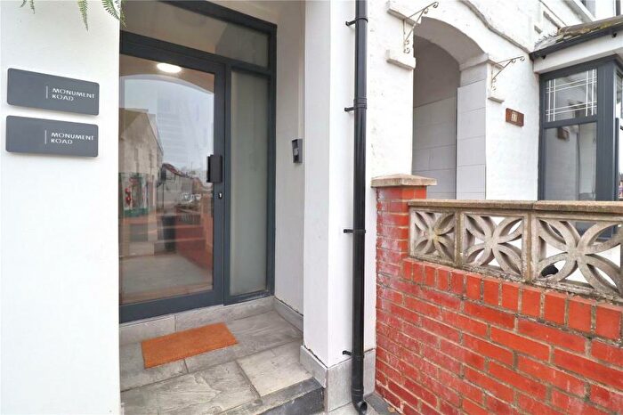 2 Bedroom Flat To Rent In Woking, Surrey, GU21