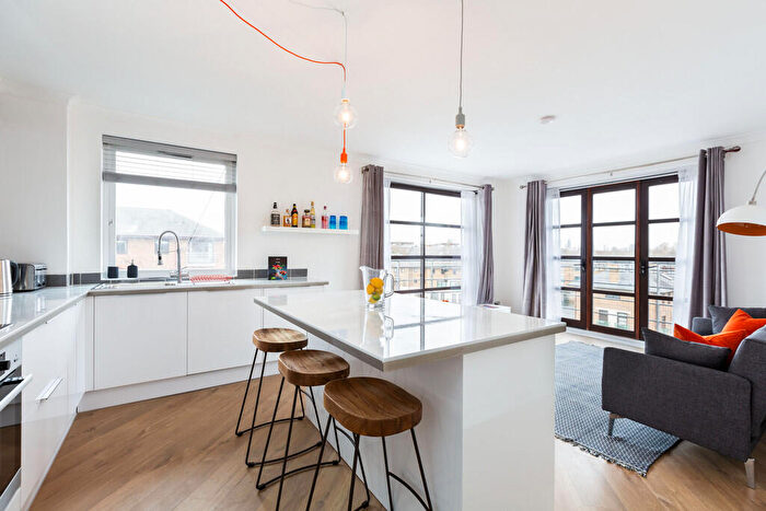 1 Bedroom Flat To Rent In Norway Gate, Canada Water, SE16