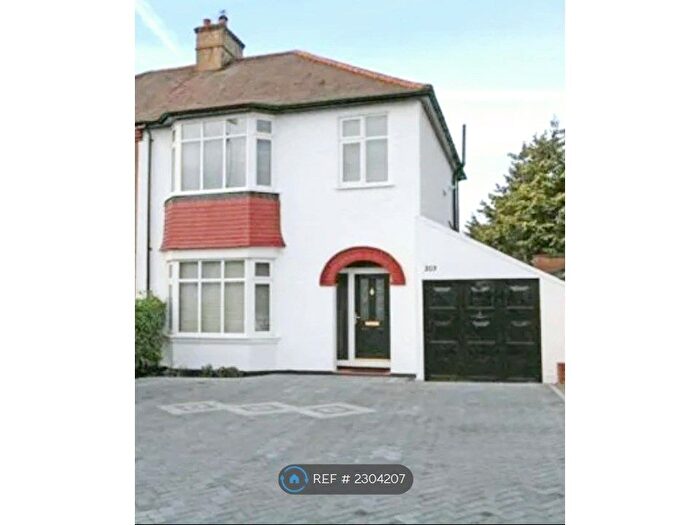 3 Bedroom Semi-Detached House To Rent In Burnt Ash Lane, Bromley, BR1