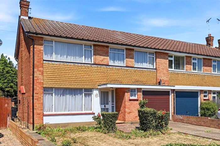 4 Bedroom Semi-Detached House For Sale In Woodgrange Drive, Thorpe Bay, Essex, SS1