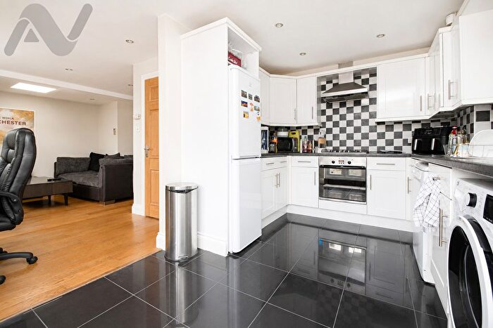 1 Bedroom Flat To Rent In Park Road, Barnet, EN4