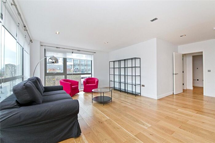2 Bedroom Apartment To Rent In Kingsland Road, Dalston, London, E8