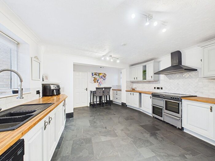 4 Bedroom Detached House For Sale In Main Street, Farcet, PE7